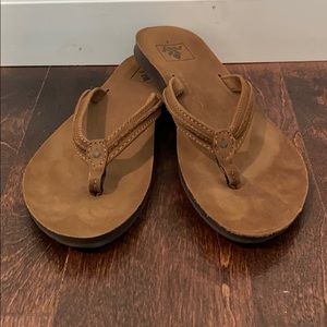 Size 7 leather Reefs